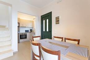 Villa Sequoia Yellow
