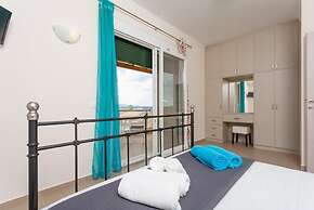Villa Sequoia Yellow