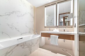2BR Steps to Burj Khalifa Dubai Mall