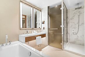 2BR Steps to Burj Khalifa Dubai Mall