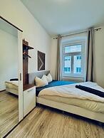 Affordable 4BR Near Stadthalle