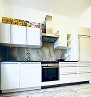 Affordable 4BR Near Stadthalle