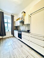 Affordable 4BR Near Stadthalle