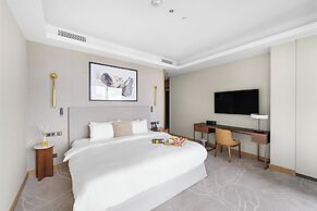 2BR Pool with Burj Khalifa View