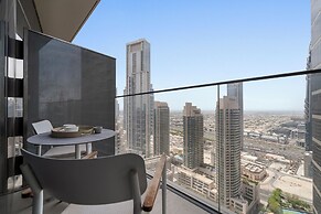 2BR Pool with Burj Khalifa View