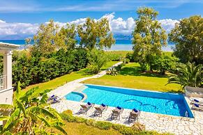 Ormos Beach House in Apraos