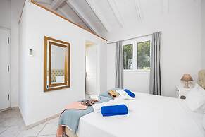 Ormos Beach House in Apraos