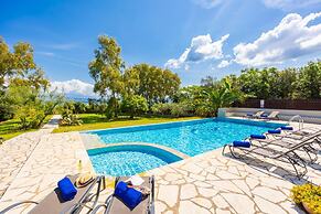 Ormos Beach House in Apraos