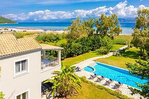 Ormos Beach House in Apraos