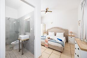 Ormos Beach House in Apraos
