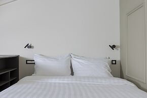 OPAL Lake Suites