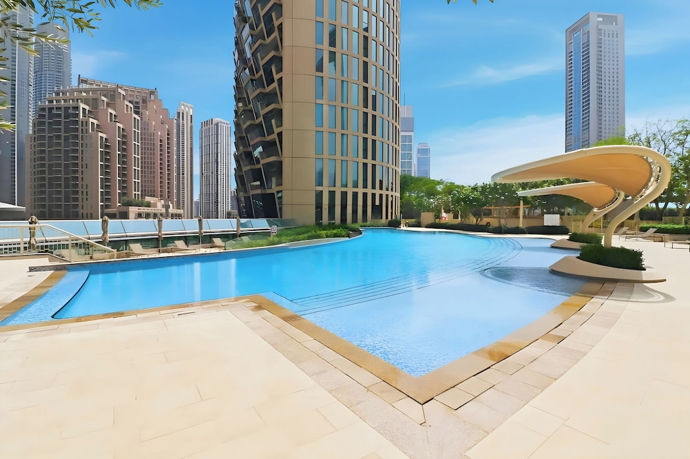 3BR Direct Access to Dubai Mall