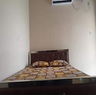 Hotel Dharma Hapur