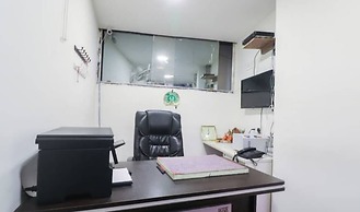Hotel Dharma Hapur