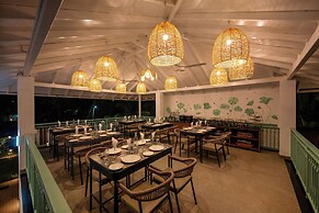 Yellowstone Resort Arambol
