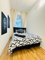 Comfortable 2BR Retreat Near Stadthalle