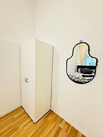 Comfortable 2BR Retreat Near Stadthalle