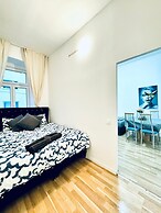 Comfortable 2BR Retreat Near Stadthalle