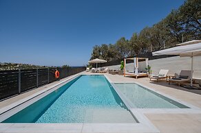 3a's 3 Bedroom Villa