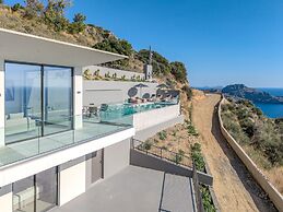 Dione Villa
