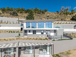 Dione Villa
