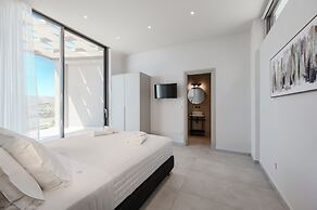 Dione Villa