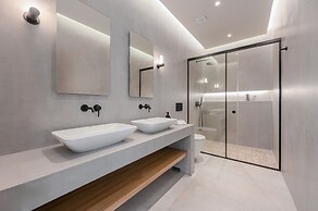 Dione Villa