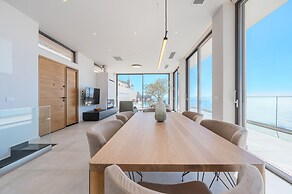 Dione Villa