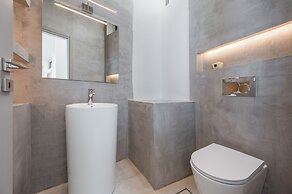Dione Villa