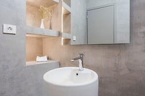 Dione Villa