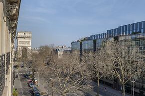 Luxury 4 Bed Residence - Next to Arc de Triomphe