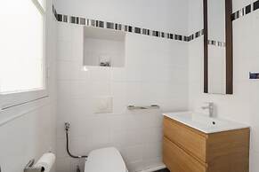 Luxury 4 Bed Residence - Next to Arc de Triomphe
