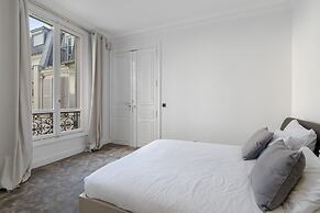 The Parisian Beauty in Paris