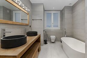 The Parisian Beauty in Paris