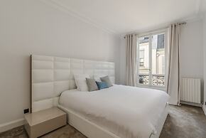 The Parisian Beauty in Paris