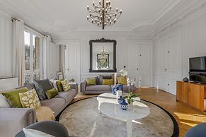 The Parisian Beauty in Paris