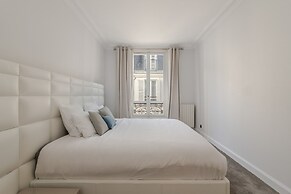 The Parisian Beauty in Paris