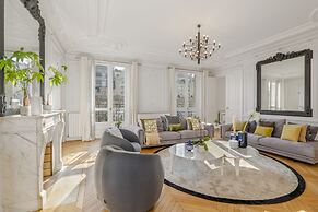 The Parisian Beauty in Paris