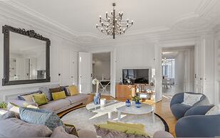 The Parisian Beauty in Paris