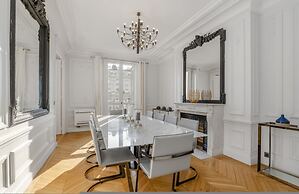 The Parisian Beauty in Paris