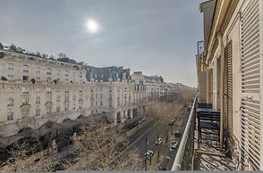 The Parisian Beauty in Paris
