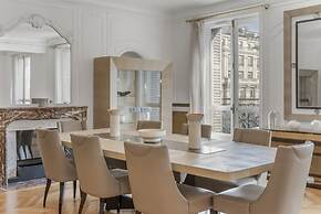 Luxury 5 Bed Residence - Opposite Arc de Triomphe