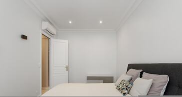 Luxury 5 Bed Residence - Opposite Arc de Triomphe