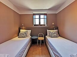 Anaroussa Diros Apartment