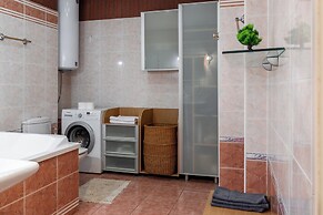 Spacious apartments near Pobedy Square