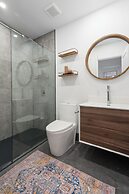 MTL Central Stay Apartments
