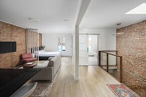 MTL Central Stay Apartments