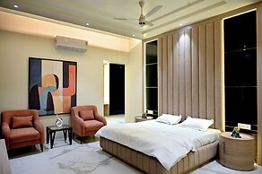 Florentino The Luxury Villa