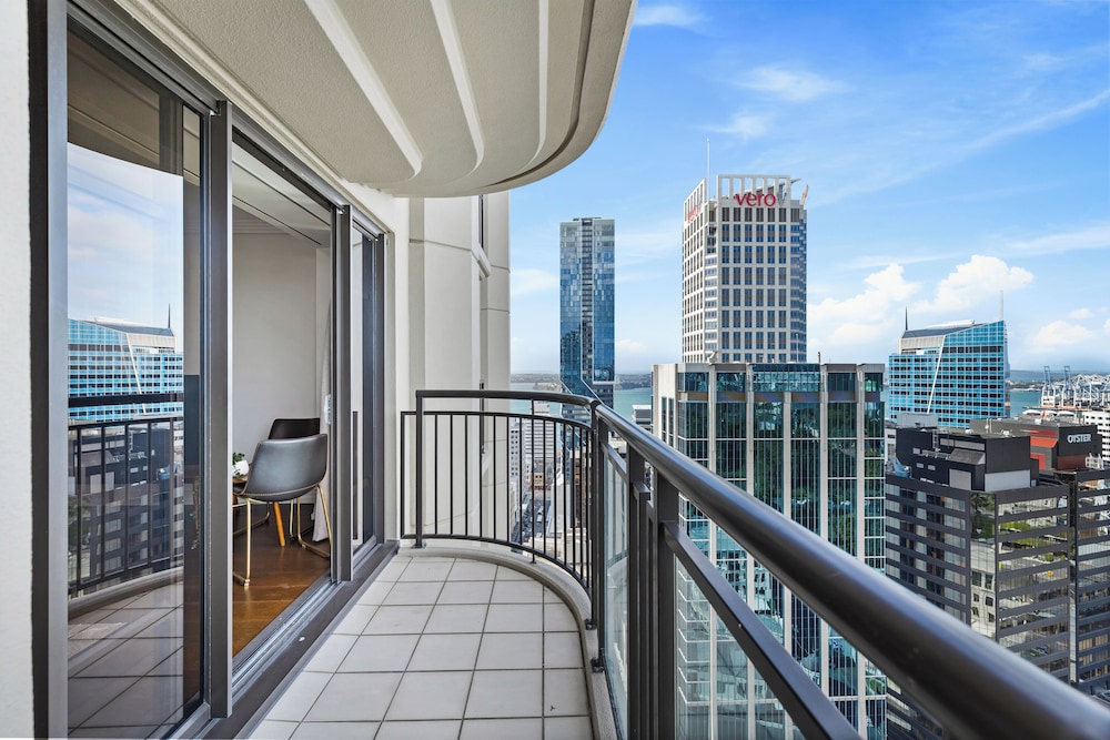 Modern 1BR Escape Central Auckland