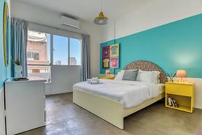 The Pop House 2-BR Apt in Mar Mkhayel